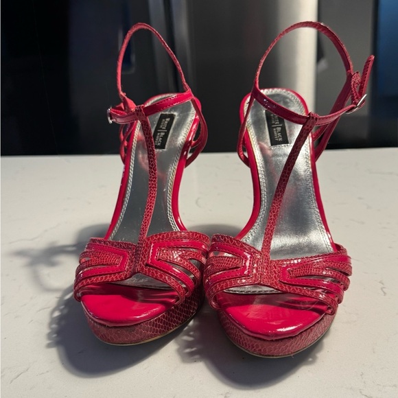 White House Black Market Genoa Red snake Skin look  3" Pumps Size 9M - Picture 1 of 9